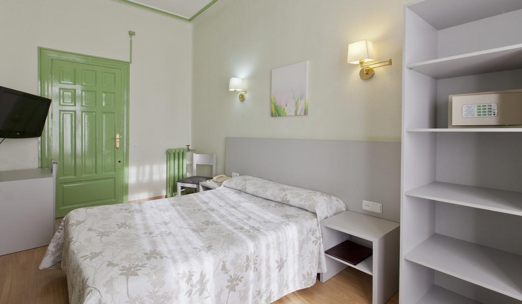 Hostal Andorra Madrid Exterior foto
