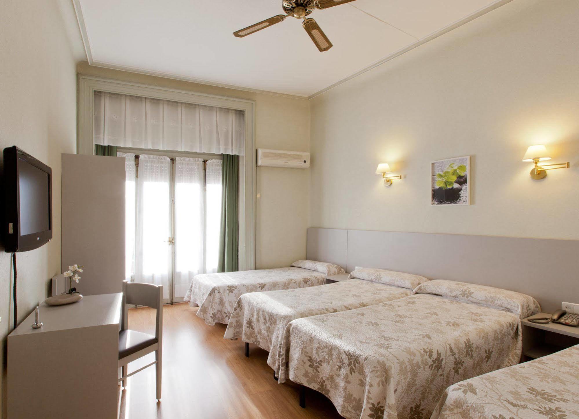 Hostal Andorra Madrid Exterior foto